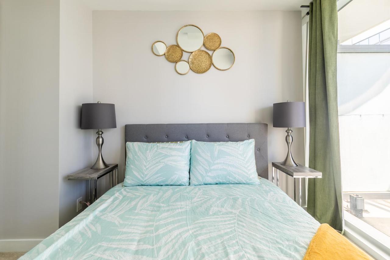 Marvelous Apartments In The Heart Of Торонто Экстерьер фото